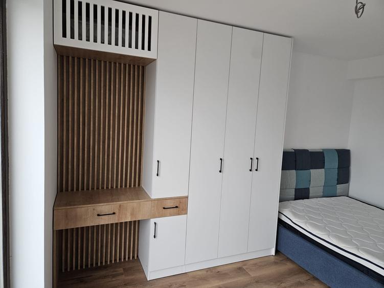 Casă cu 4 camere în Olteni