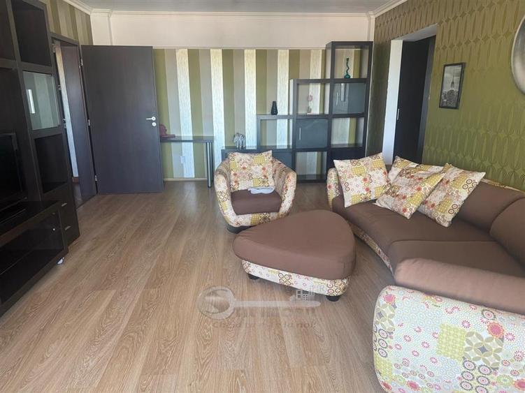 Apartament cu 2 camere semidecomandat, mobilat în Podul de Fier