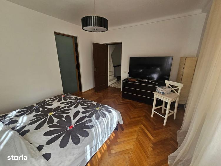 Casă cu 3 camere în Curtea de Argeș