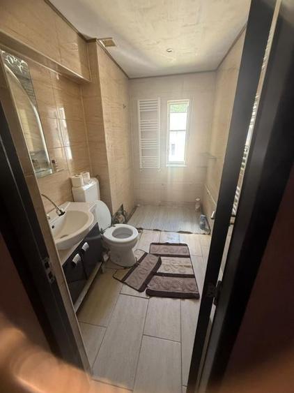 Apartament cu 3 camere decomandat în Mărăței