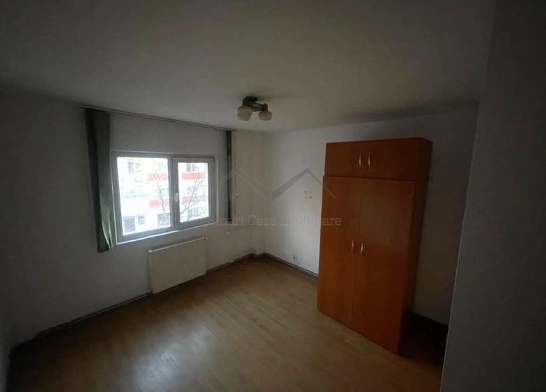 Apartament cu 3 camere decomandat în Dacia