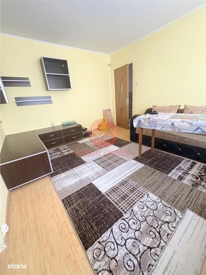 Apartament cu 3 camere semidecomandat în Central