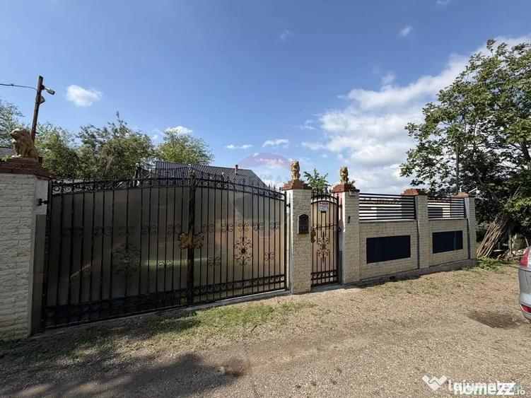 Casă cu 3 camere cu Teren 443 Mp în Central