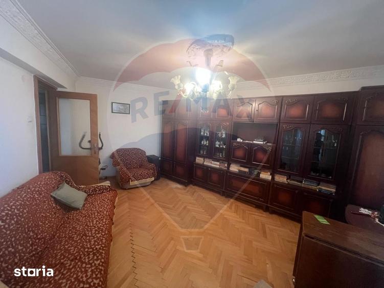 Apartament cu 3 camere, mobilat în Brăilei
