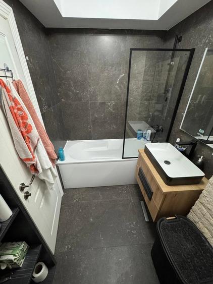 Apartament cu 3 camere decomandat în Cug