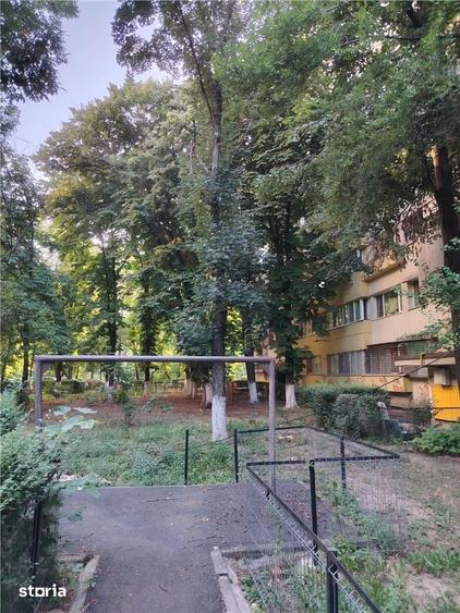 Vanzare Apartament 2 Camere Parc Bazilescu | Metrou la 2 min | - 1