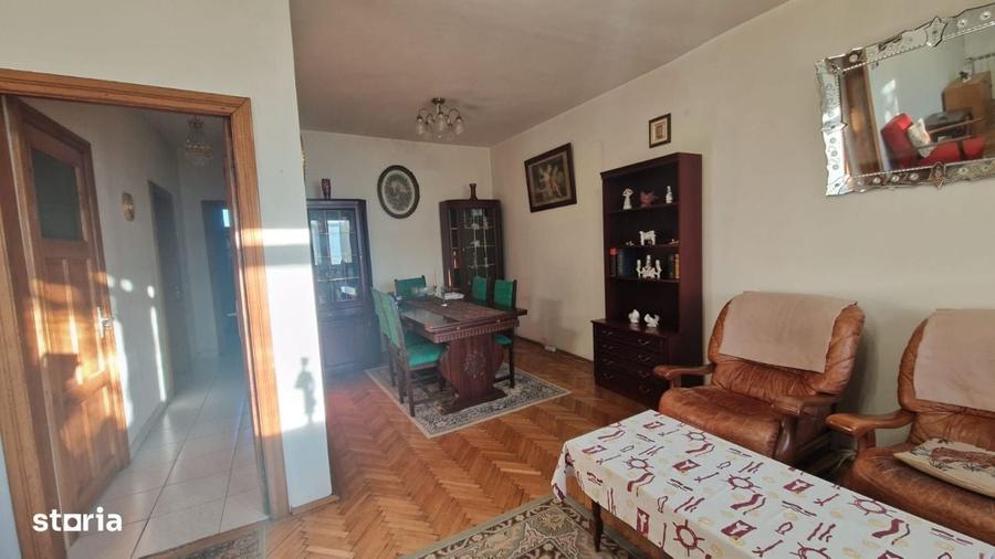 Casă cu 4 camere cu Teren 163 Mp în Central