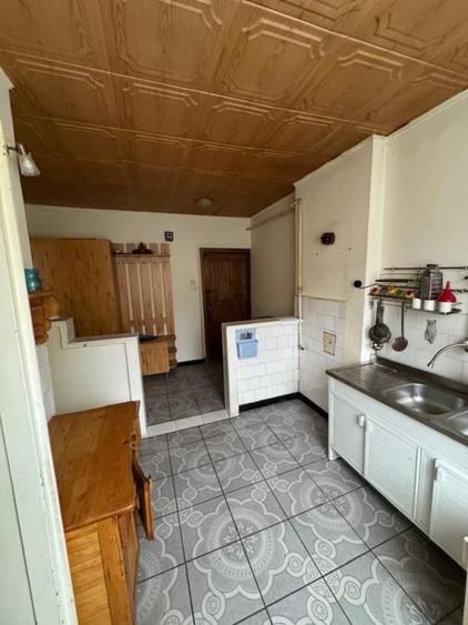Apartament cu 2 camere semidecomandat, mobilat în Ferneziu