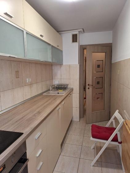 Garsonieră decomandată, mobilată în Tineretului