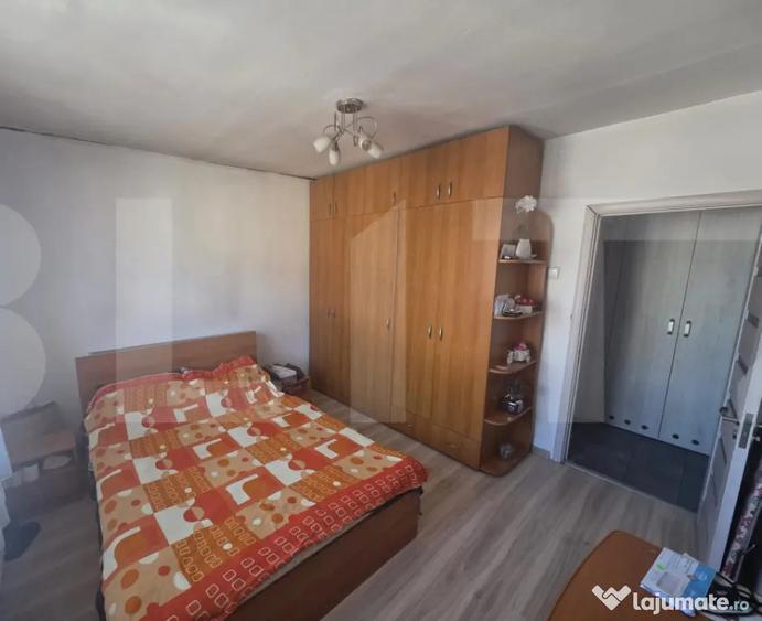 Apartament cu 3 camere semidecomandat în Ozun