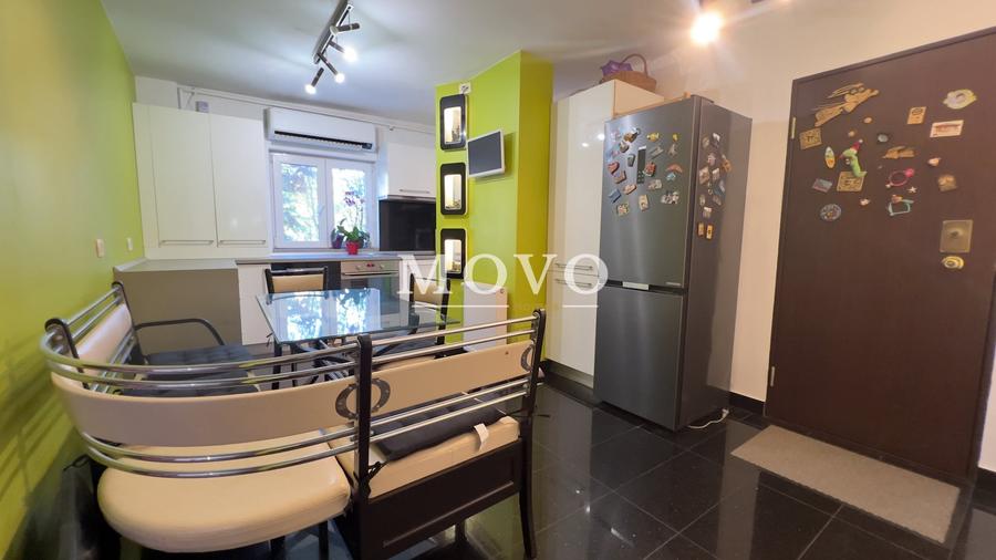 Apartament cu 3 camere decomandat, mobilat în Lunei