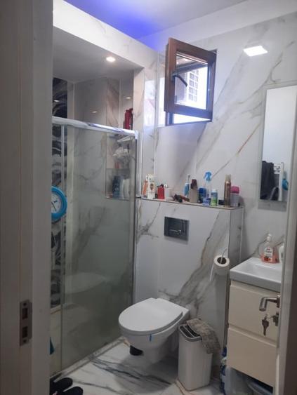 Casă individuală cu 10 camere cu Canalizare în Coiciu