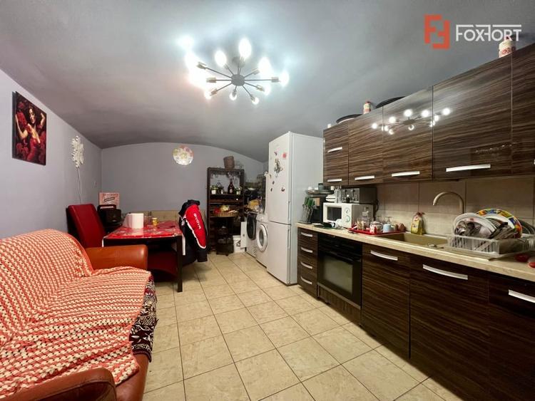 Apartament cu 2 camere semidecomandat, mobilat în Traian