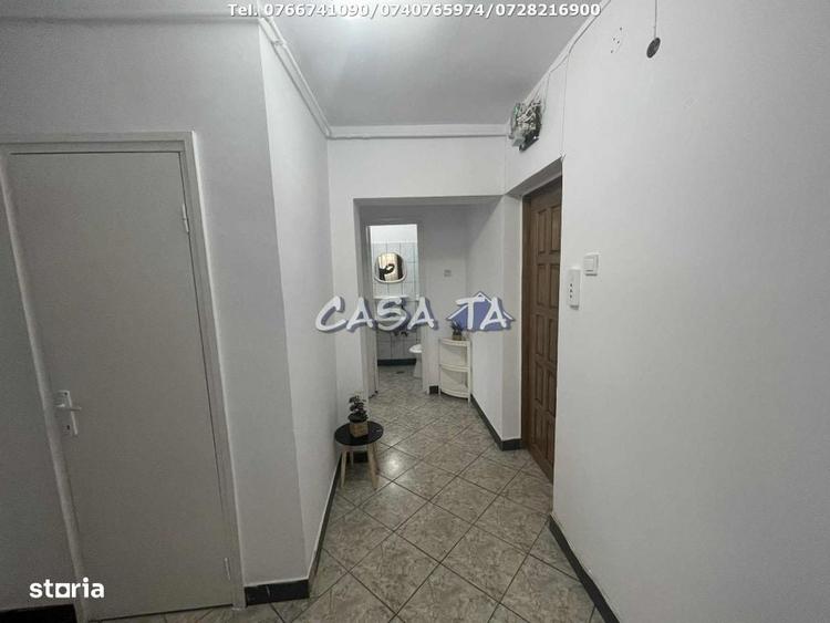 Apartament cu 4 camere decomandat în Central