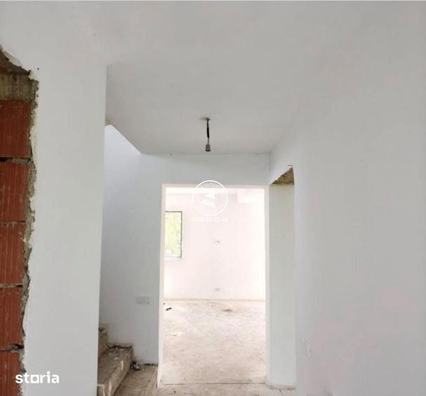 Casă cu 4 camere cu Teren 450 Mp în Central