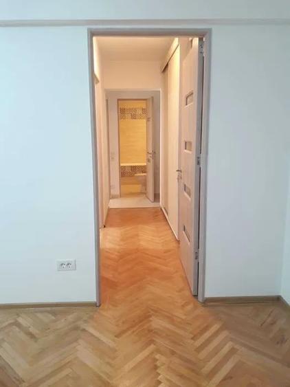 Apartament cu 3 camere semidecomandat, mobilat în Mihai Bravu