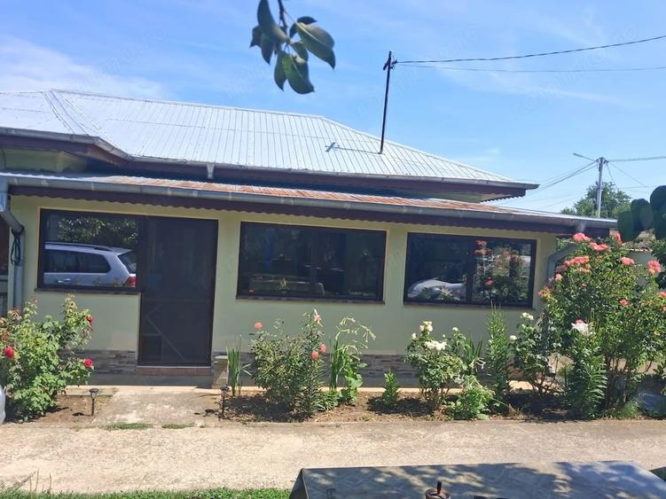 Casă cu 3 camere cu Teren 1000 Mp în Bâcu