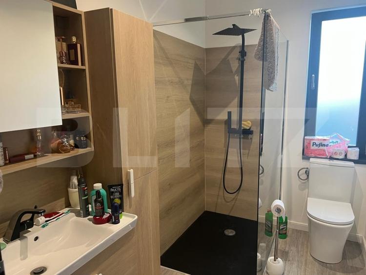 Casă individuală cu 6 camere cu Canalizare în Coșoveni