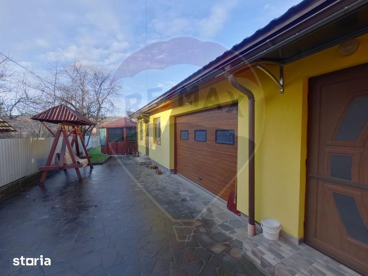 Casă cu 4 camere cu Teren 900 Mp în Central