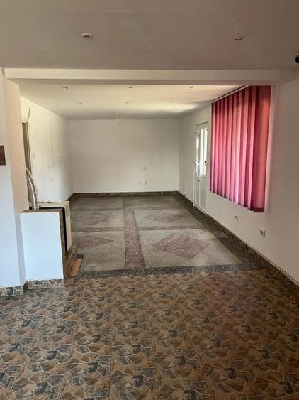 Spațiu comercial, de 54 mp, în Jidvei