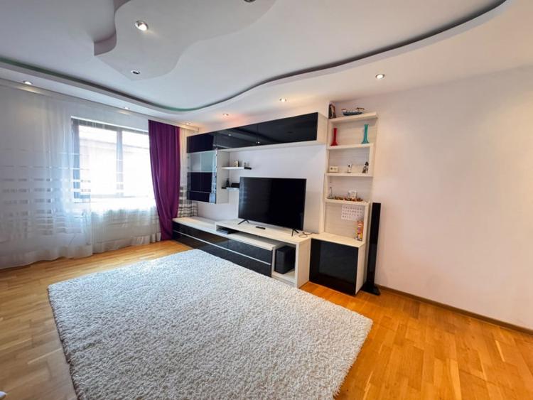 Casă cu 3 camere cu Teren 200 Mp în Palas