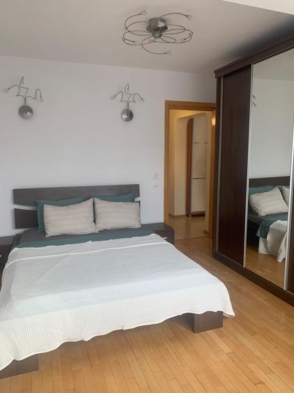 Apartament cu 3 camere decomandat, mobilat în Nerva Traian