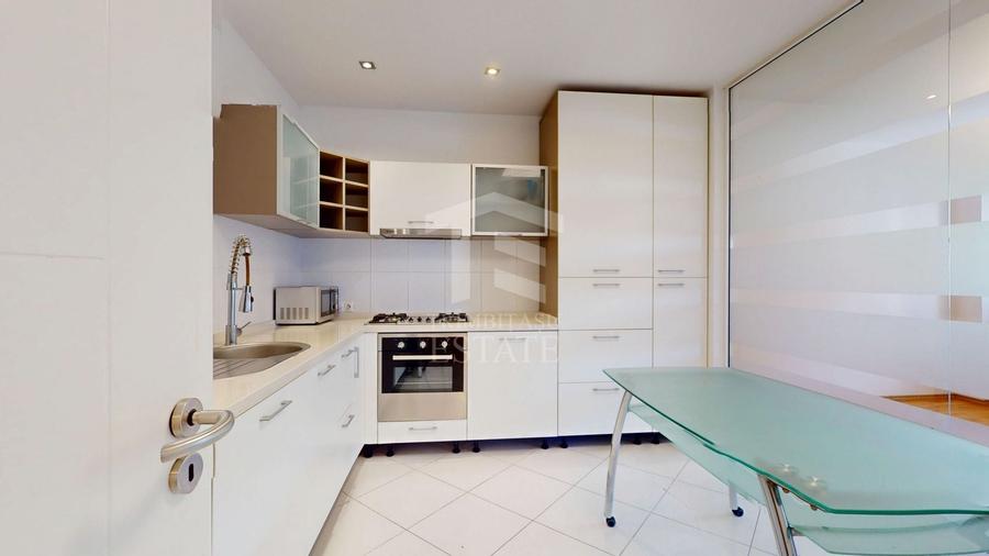 Apartament cu 3 camere decomandat în Pipera