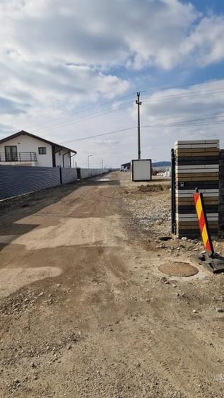 Teren Construcții extravilan de 2803 mp, în Cernele