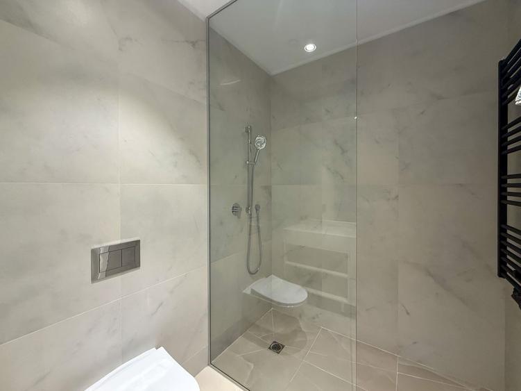 Apartament cu 3 camere semidecomandat, mobilat în Barbu Văcărescu