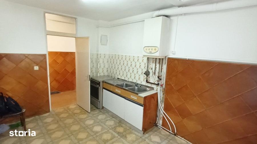 Apartament cu 3 camere decomandat în Zorilor
