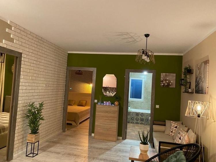 Apartament cu 3 camere decomandat, mobilat în Florești