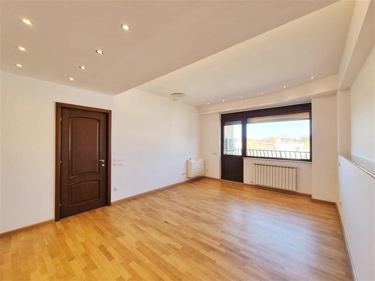 Unfurnished 3-Bedroom Apartment | Arch of Triumph - Kiseleff | Garage & Storage - 18