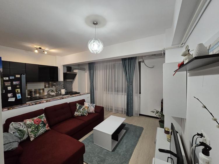 Apartament cu 2 camere semidecomandat, mobilat în Energia