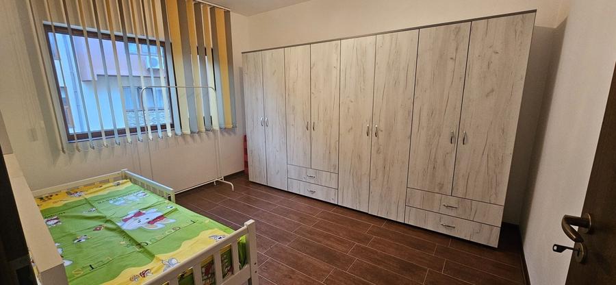Apartament cu 3 camere semidecomandat în Mogoșoaia