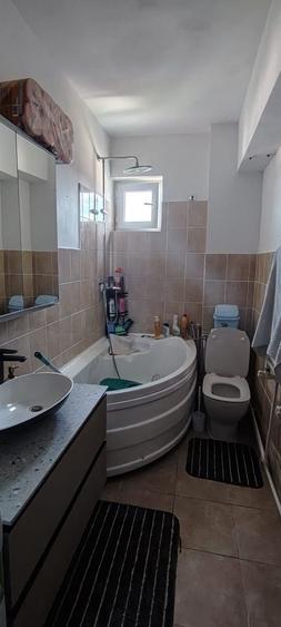 Apartament cu 2 camere decomandat în Doicești