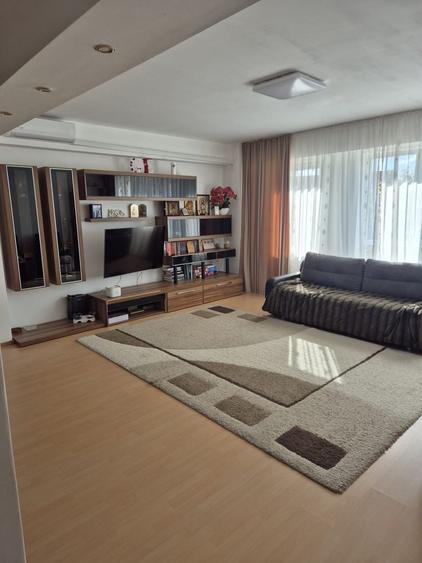 Apartament cu 2 camere decomandat în Iosia