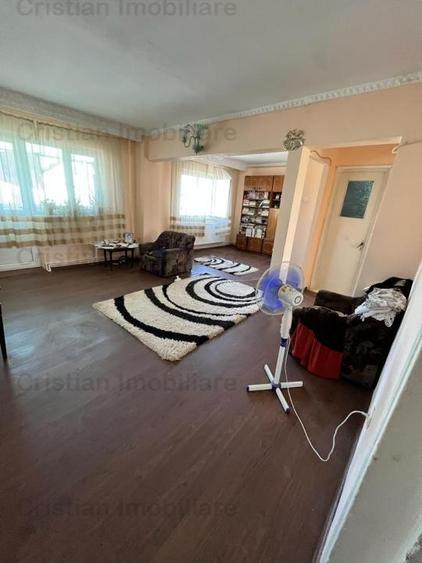Apartament cu 4 camere semidecomandat în Apollo