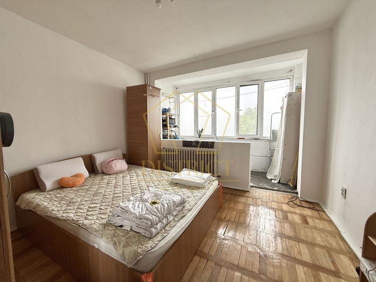 Apartament cu 3 camere decomandat, mobilat în Spitalul Județean