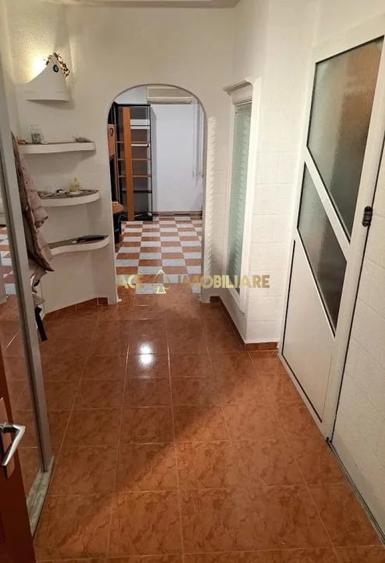 Apartament cu 3 camere decomandat, mobilat în Timpuri Noi