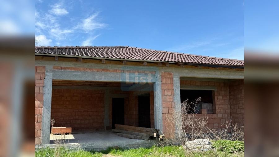 Casa noua nefinalizata 1679 MP teren Ciumeghiu Bihor. - 6