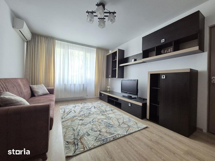 Apartament cu 3 camere decomandat în Berceni