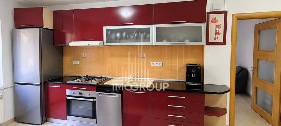 Apartament cu 4 camere decomandat în Plopilor