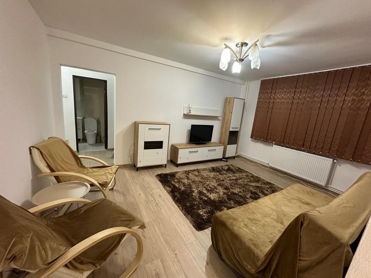 Apartament cu 3 camere semidecomandat în Năvodari Tabără
