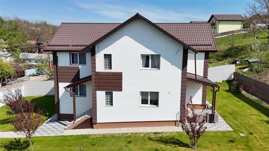 Casă individuală cu 5 camere cu Canalizare în Valea Lupului