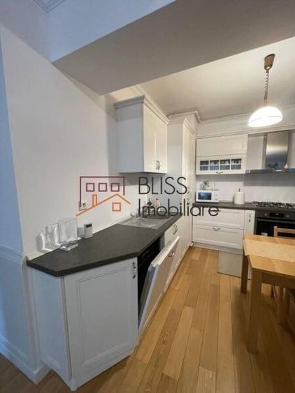 Apartament cu 3 camere semidecomandat în Aviației