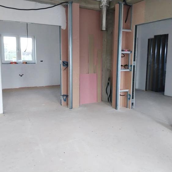 Casă cu Teren 413 Mp în Micești