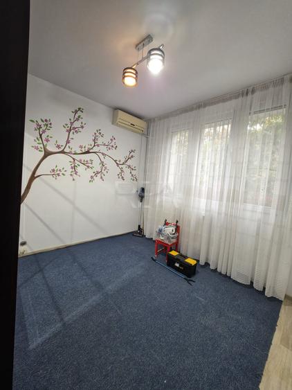 Apartament cu 3 camere decomandat în Drumul Taberei