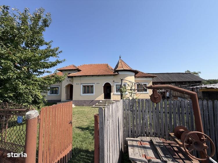 Casă cu 4 camere în Central