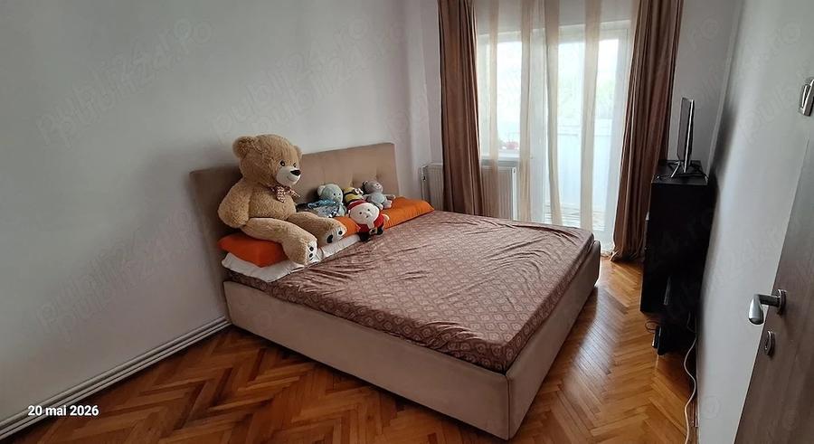 Apartament cu 3 camere semidecomandat, mobilat în Kiriac