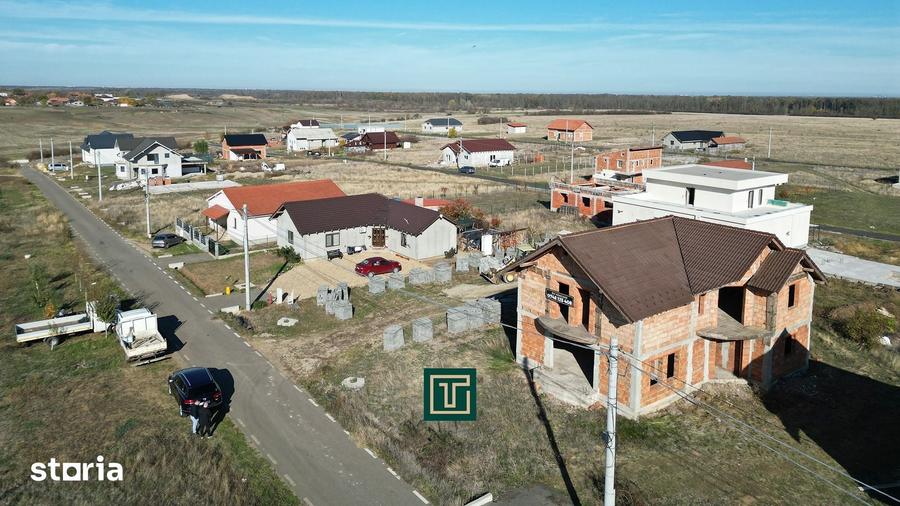 Casă cu 5 camere cu Teren 500 Mp în Frumușeni